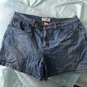 St johns bay shorts. Size 12